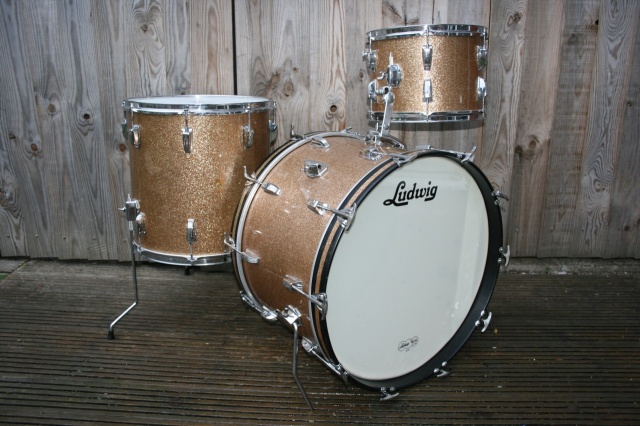 Ludwig 'Nov15 1961' Pre Serial Super Classic Outfit in Champagne Sparkle