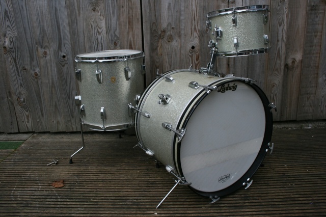 Ludwig 1967-68 DownBeat Outfit in Silver Sparkle