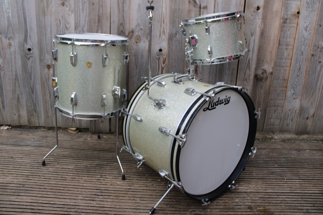 Ludwig 'May5 1965' DownBeat Outfit in Silver Sparkle