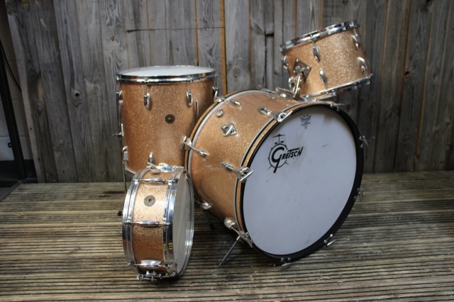 Gretsch Round Badge Name Band Outfit in Champagne Sparkle