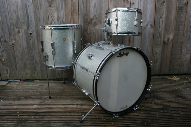 Ludwig 'March12, 1966' Clubdate Outfit in Silver Sparkle