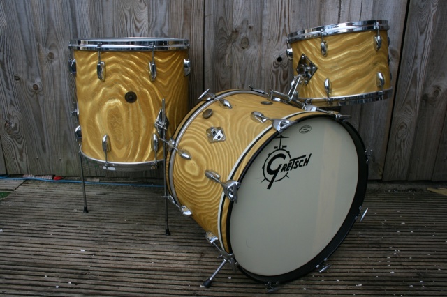 Gretsch '60's Round Badge 'BeBop' Outfit in Gold Satin Flame