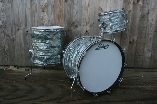 Ludwig Pre-Serial Super Classic Outfit in Sky Blue Pearl