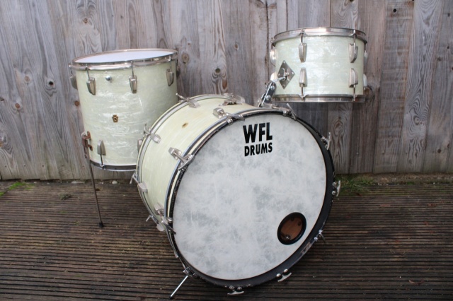 WFL 'Buddy Rich' Outfit in White Marine Pearl