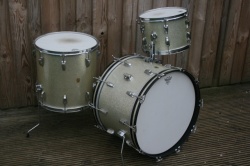 Ludwig 1964 Super Classic in Silver Sparkle