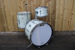 Ludwig 1967 Clubdate Outfit in White Marine Pearl